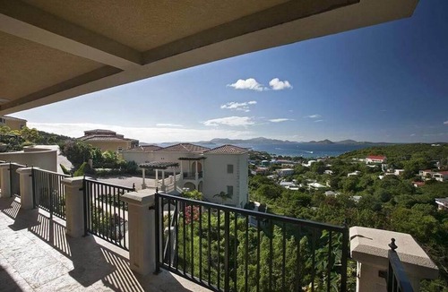 Estate Enighed Villa | Bougainvillea Large 3 Bedroom with Bonus Room