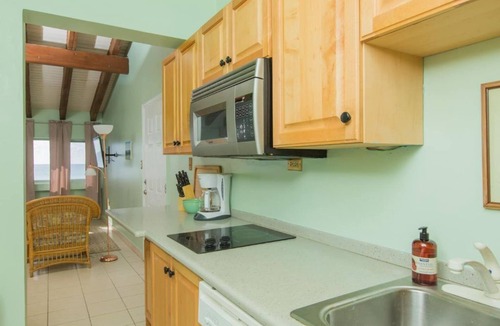 Estate Granard House | Bougainvillea Studio at Hummingbird Beach Hideaway