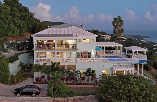 Estate Bakkero Villa | Brand New! Blue Palms: Stunning Caribbean Sea & City Views, optional heated pool