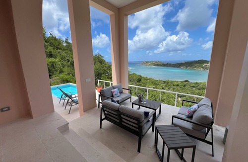 Fish Bay Villa | Brand New! Cocoa Reef. Available for bookings now! Incredible 3BDR luxury villa.