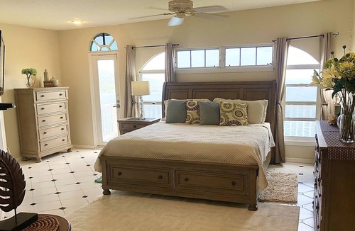 Estate Peterborg Villa | Breathtaking Views Abound From Ocean Crest Villa