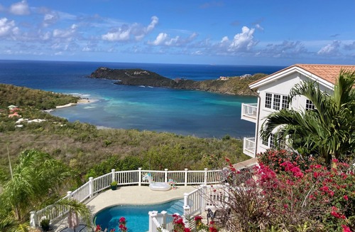 Fish Bay Villa | Breathtaking Views at Unicorn By The Sea Villa