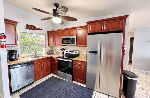 Estate Coakley Bay Condo | Breezy View-amazing ocean views and refreshing pool at Coakley Bay!