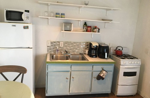 Estate Solberg Apartment | Bright Sky Cottage in Paradise