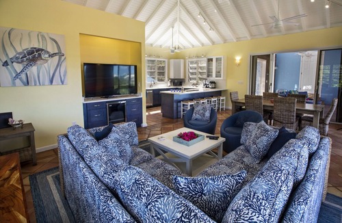Estate Frenchman Bay Villa | CalypsoBlu - Beautiful views of Morningstar Beach and the cruise ships entering and leaving port!