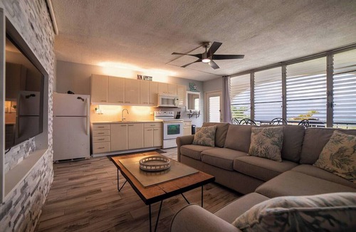 Orange Grove Apartment | Caribbean Blue Hideaway | 1BR Condo w/Ocean View