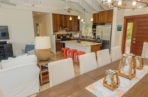 Fish Bay Villa | Casa Del Palmas ~ Solar, full AC, pool + ocean view