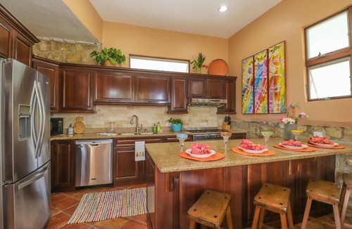Orange Grove Villa | Charming 1 Bedroom: Bougainvillea Suite