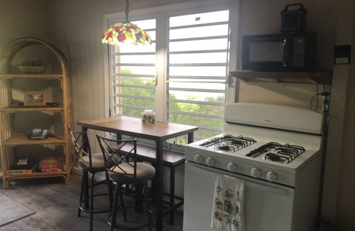 Estate Saint Quaco and Zimmerman Cottage | Charming 1-bedroom cottage with WiFi and AC in delightful St John