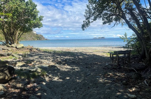 Estate Fortuna Villa | Charming 1-bedroom studio in the quiet hills of St Thomas with WiFi, AC