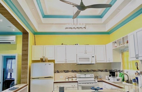Flag Hill House | Charming 3-bedroom house with AC and WiFi in marvelous Charlotte Amalie East