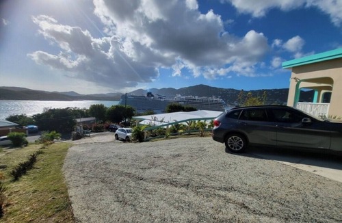 Flag Hill Apartment | Charming studio with AC and WiFi in awesome Charlotte Amalie East