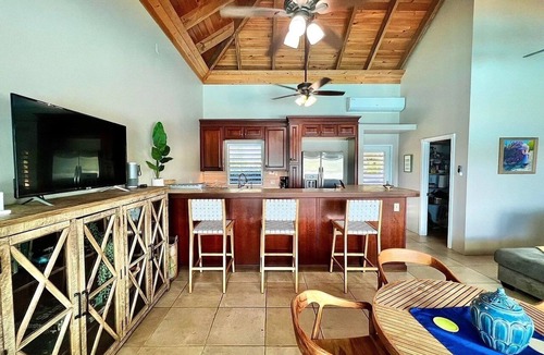 Slob Villa | Charming Waterfront Villa.