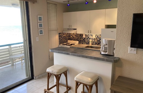 Bolongo Bay Apartment | CHECK OUT THE VIEW! Fantastic Affordable Oceanfront Studio - Listen to the Waves