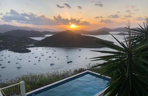 Estate Carolina House | COCONUT BREEZE VILLA: MESMERIZING VIEWS, COOLING TRADEWINDS