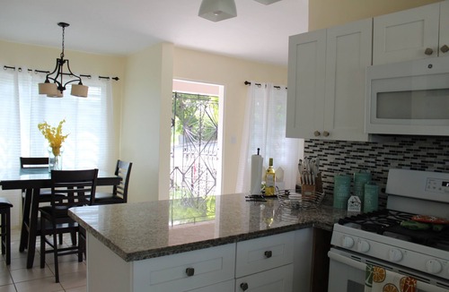 Estate Peters Rest Apartment | Comfort, Cozy & close to everything