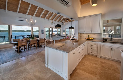 Estate Ben Runnels Gut Villa | Coral Point Villa ~ Luxury 5-bedroom villa in Coral Bay with Solar