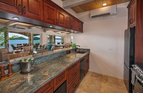 Estate Ben Runnels Gut Villa | Coral Point Villa ~ Luxury 5-bedroom villa in Coral Bay with Solar