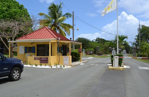 Judith's Fancy House | Coral Reef Beach House - Relax or Dive in Paradise, great central location