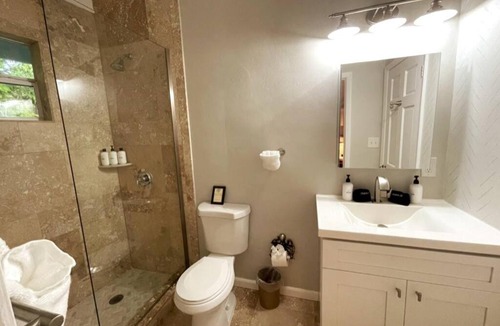 Estate Hull Villa | Cottage 8