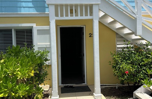 Chenay Bay Condo | Cozy 1-bedroom condo with Pool and AC in charming Christiansted. Walk to Beach.n