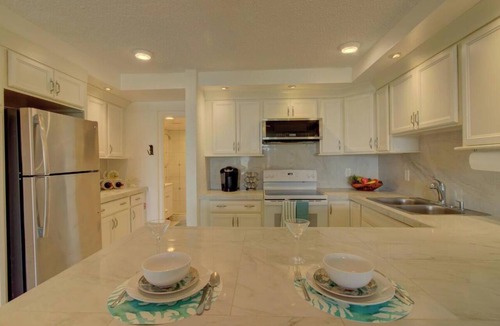 Bolongo Bay Condo | Cozy Studio Condo in Tranquil St. Thomas 1 Bed + Sleeper Sofa, AC, 3 Pools
