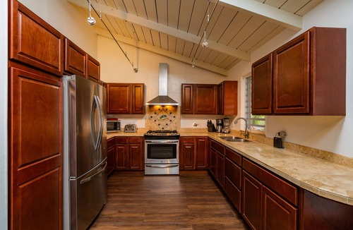 Frederiksted Southeast House | CruzanBeachHouse - 2 Bedroom/2 Bathroom House, Ocean View, Walk to sandy Beach
