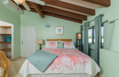 Estate Granard House | Dahlia Suite at Hummingbird Beach Hideaway