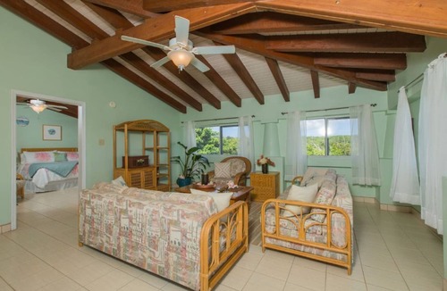 Estate Granard House | Dahlia Suite at Hummingbird Beach Hideaway