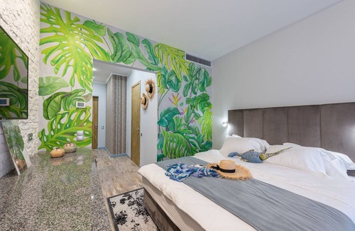 Bouvet Island Hotel | Dec 2 Hotel