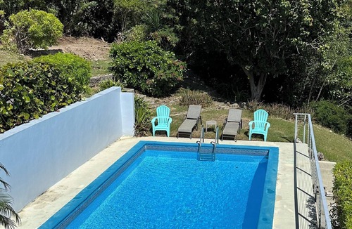Slob Villa | Diamond in Paradise-Hear the waves, feel the breezes from this 3 bedroom villa!