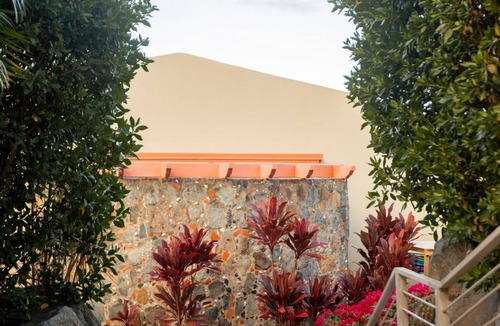 Estate Enighed Villa | DISCOUNTED rate thru 10/31 Villa Amerigo LUXURY 2 King BR Villa with Generator
