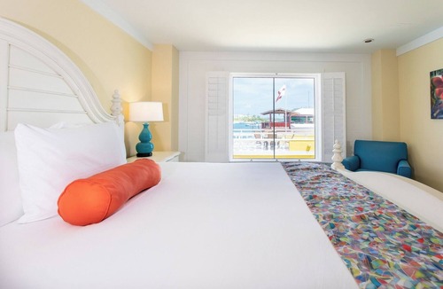 Estate East Street Hotel | Elegant Room for Couples Featuring Stunning Harbor Views and Peaceful Serenity