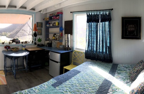 Estate Concordia B Cottage | Enchanted hideaway for 2. Walk to beaches