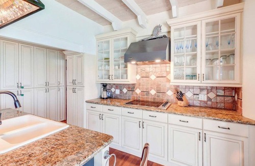 Slob Villa | Escape to paradise at Bluewater Luxe Villa!
