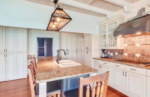 Slob Villa | Escape to paradise at Bluewater Luxe Villa!