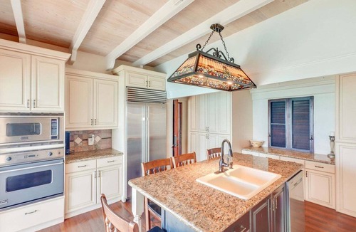Slob Villa | Escape to paradise at Bluewater Luxe Villa!