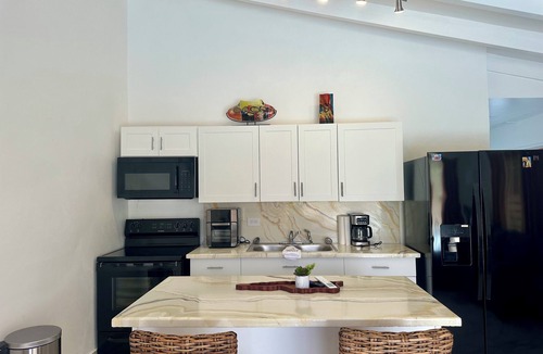 Hannah's Rest Apartment | Escape to this modern home w/a pool!