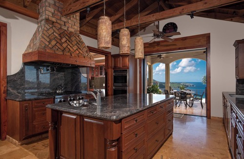 South Side House | Exclusive, 5-bedr Estate Sherpenjewel – w/Nature Preserve overlooking Magens Bay