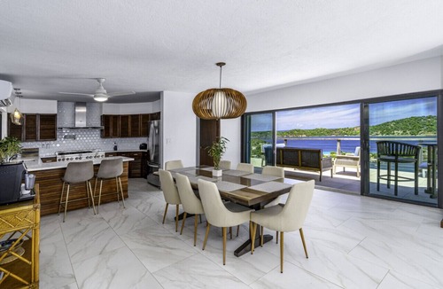 Frydendal Villa | Fabulous 5BR - HUGE Pool/Deck & AMAZING VIEWS! 7 mins from Red Hook!