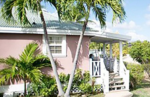 Estate Shoys House | Family Studio Bungalow