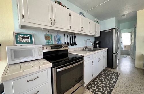Orange Grove Condo | Flamboyant Escape