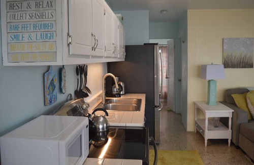 Orange Grove Condo | Flamboyant Escape