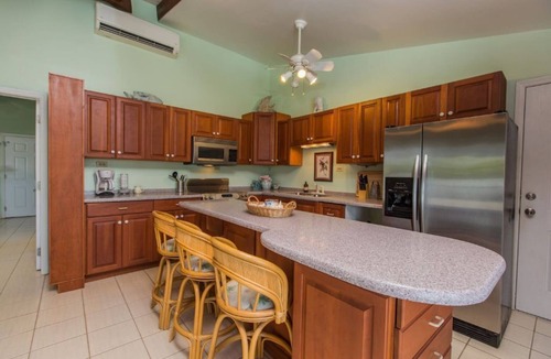 Estate Granard House | Frangipani Suite at Hummingbird Beach Hideaway