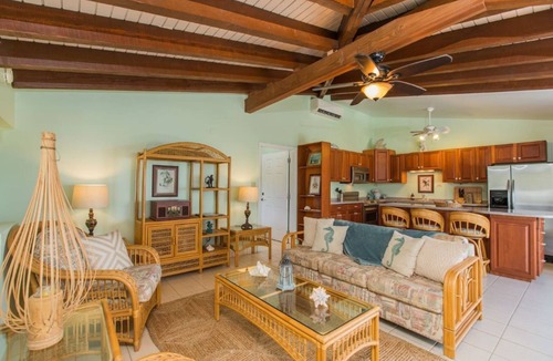 Estate Granard House | Frangipani Suite at Hummingbird Beach Hideaway