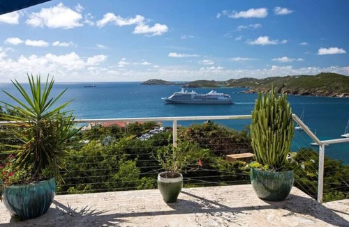 Estate Bakkero Villa | Frenchman's View Villa 2 BD/2.5 BA w/Pool