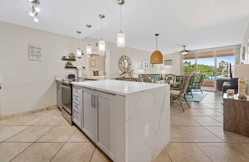 Nazareth Condo | Generator - Walk to beach - Resort Hot Tub + Pool!