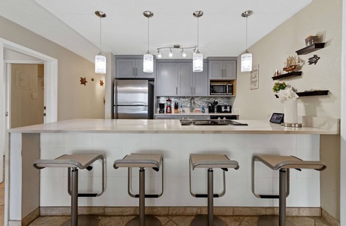 Nazareth Condo | Generator - Walk to beach - Resort Hot Tub + Pool!