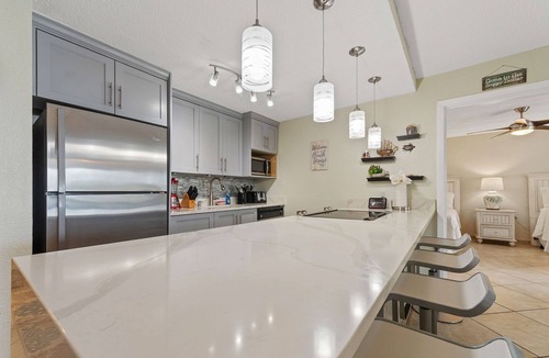 Nazareth Condo | Generator - Walk to beach - Resort Hot Tub + Pool!