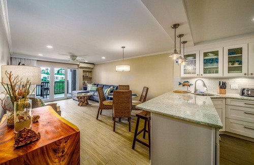 Nazareth Condo | GORGEOUS 2BR Condo on the beach! Newly remodeled, sleeps 6.